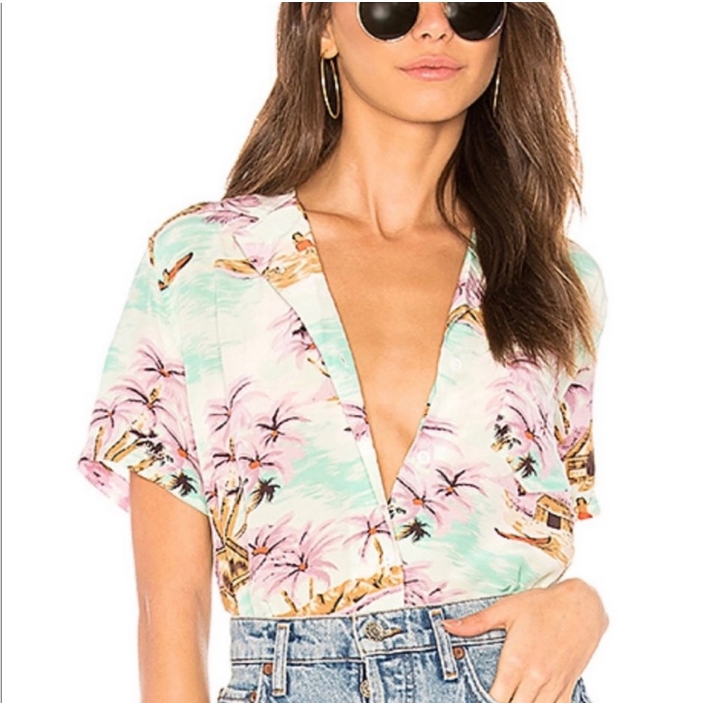 Levi’s Short Sleeve Pastel Hawaiian Button Up Shirt